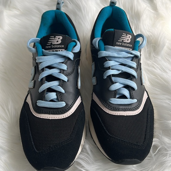 Women’s New Balance 997H sneakers. Size 7.5 - Picture 3 of 5